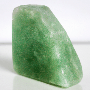 descubre-los-beneficios-del-cuarzo-verde-prasio-para-tu-bienestar