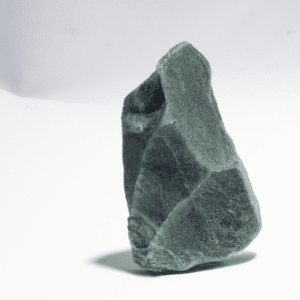 descubre-los-secretos-de-la-merlinita-una-piedra-magica-y-poderosa